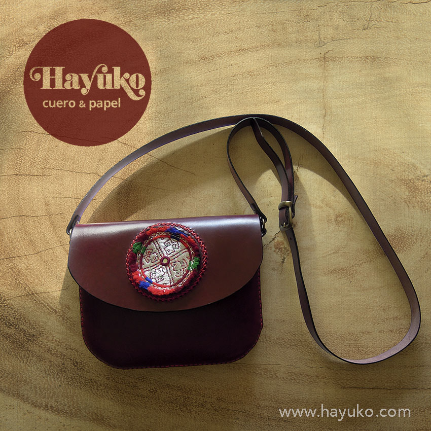 Hayuko ,bolso artesano cuero, personalizado broche etnico, cosido a mano, hecho a mano
Asturias,,taller artesano, artesanal Gijon