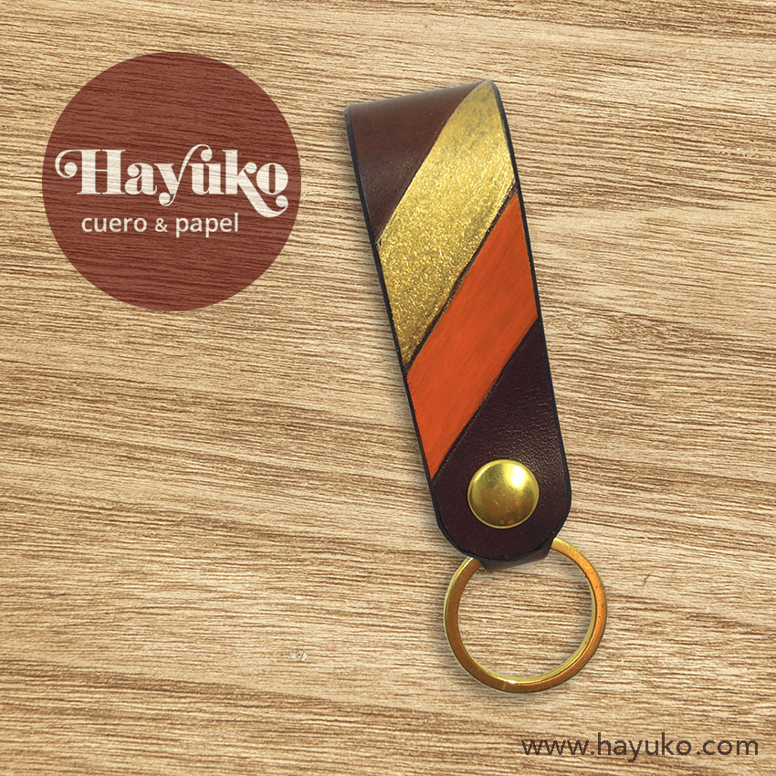 Hayuko, llavero anilla, pintado a mano, dorado, hecho a mano
Asturias,,taller artesano, artesanal Gijon