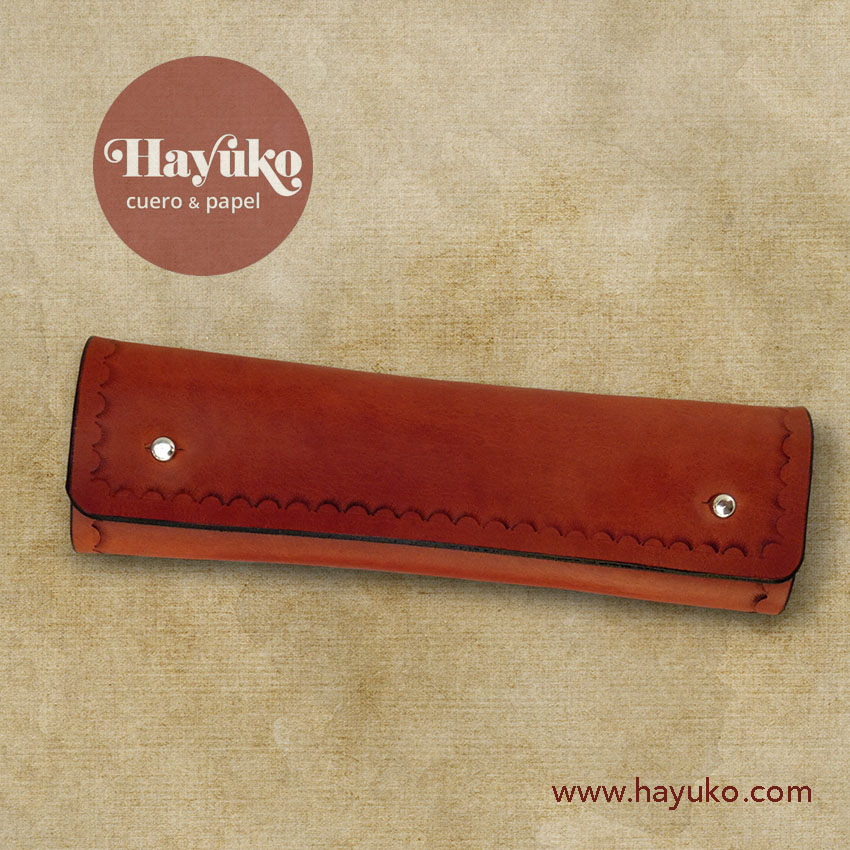 Hayuko ,estuche cuero, cosido a mano, hecho a mano 
Asturias,,taller artesano, artesanal Gijon