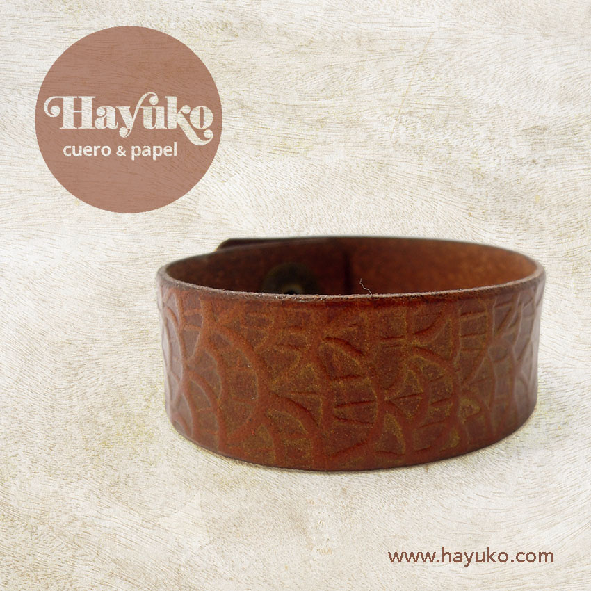 Hayuko, pulsera cuero, hecho a mano 
Asturias,,taller artesano, artesanal Gijon