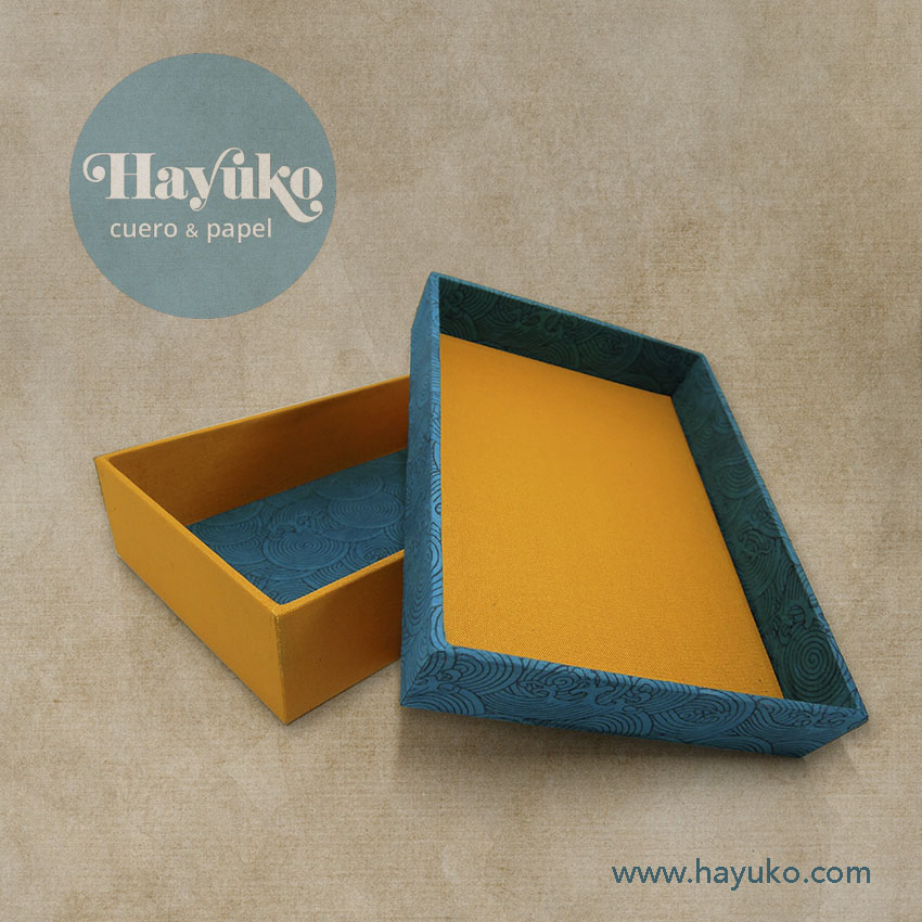 Hayuko ,caja, encuadernacion artesanal, papel artesano, hecho a mano, espirales, olas
Asturias,,taller artesano, artesanal Gijon