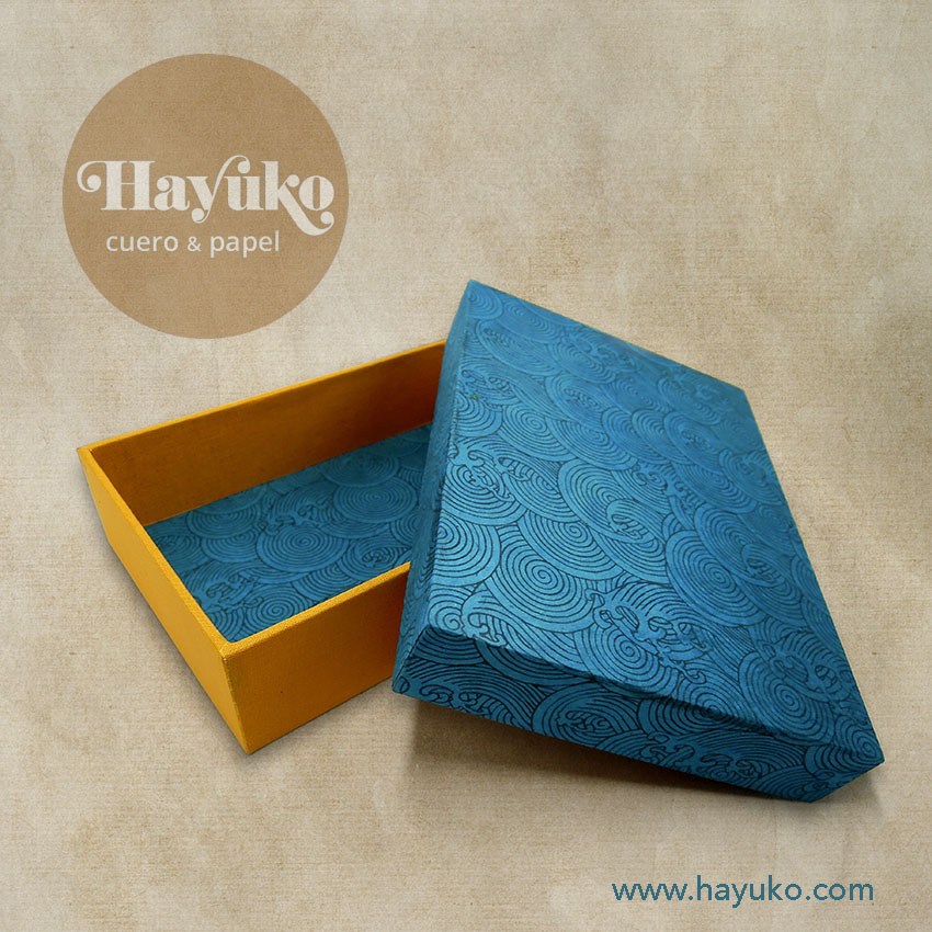 Hayuko ,caja, encuadernacion artesanal, papel artesano, hecho a mano, espirales, olas
Asturias,,taller artesano, artesanal Gijon