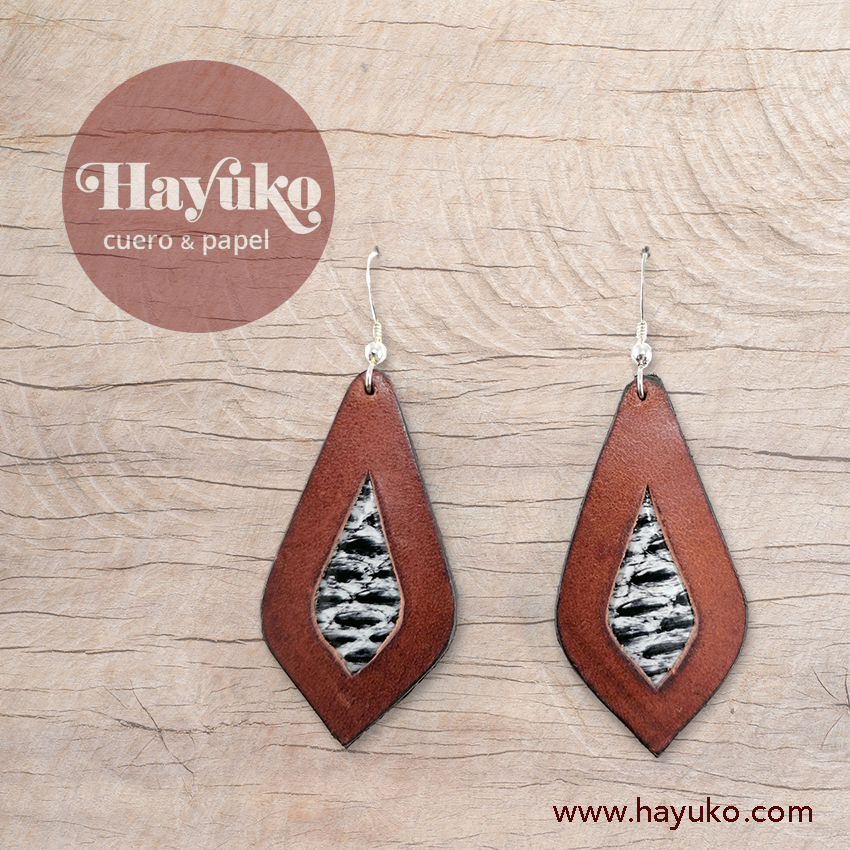 Hayuko,  pendientes cuero, hecho a mano, cosido a mano, 
Asturias,,taller artesano, artesania, Gijon
