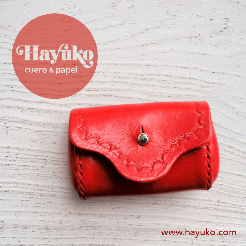 Hayuko,  monedero, rojo, hecho a mano, cosido a mano, 
Asturias,,taller artesano, artesania, Gijon