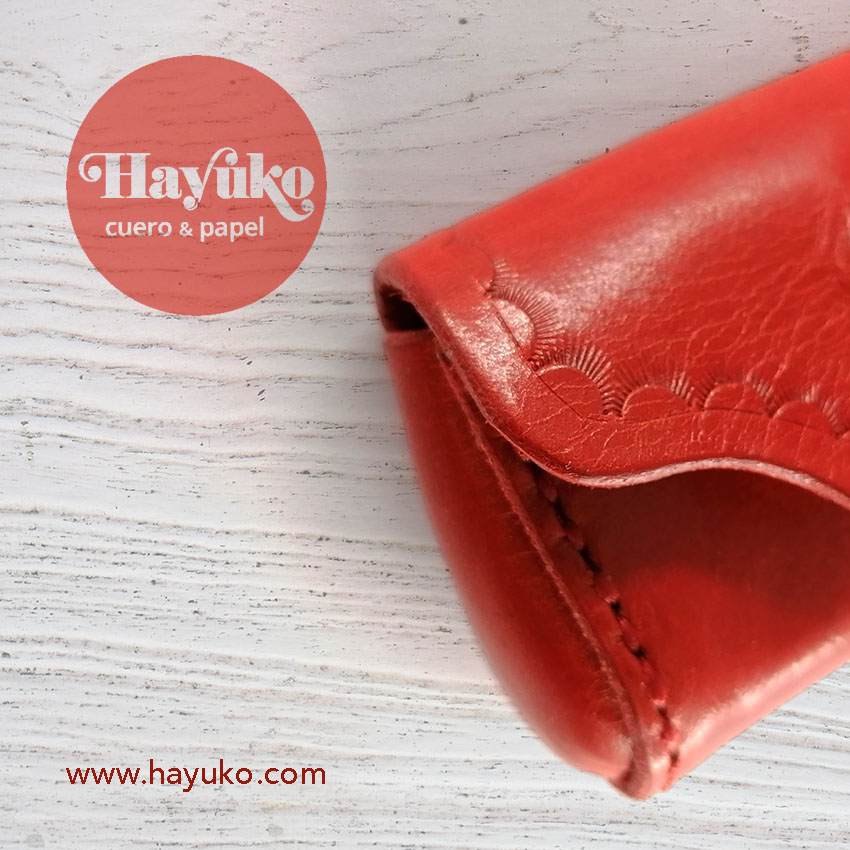 Hayuko,  monedero, rojo, hecho a mano, cosido a mano, 
Asturias,,taller artesano, artesania, Gijon