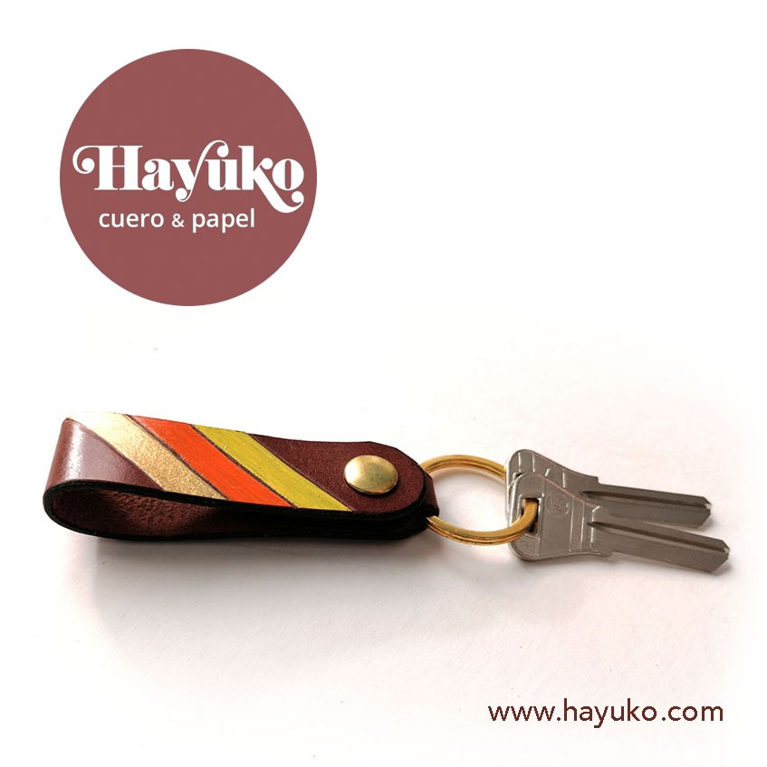 Hayuko , llavero, pintado a mano, hecho a mano, cosido a mano, cuero
Asturias,,taller artesano, artesania, Gijon