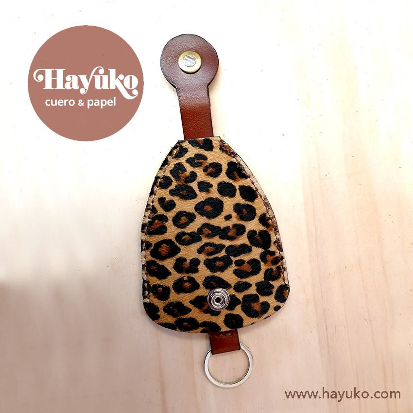 Hayuko,  llavero campana, hecho a mano, cosido a mano, animal print
Asturias,,taller artesano, artesania, Gijon