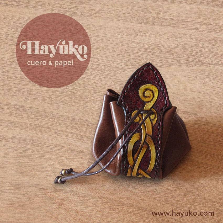 Hayuko , judas, limosnera, pintado a mano, celta, hecho a mano,
Asturias,,taller artesano, artesania,, lGijon