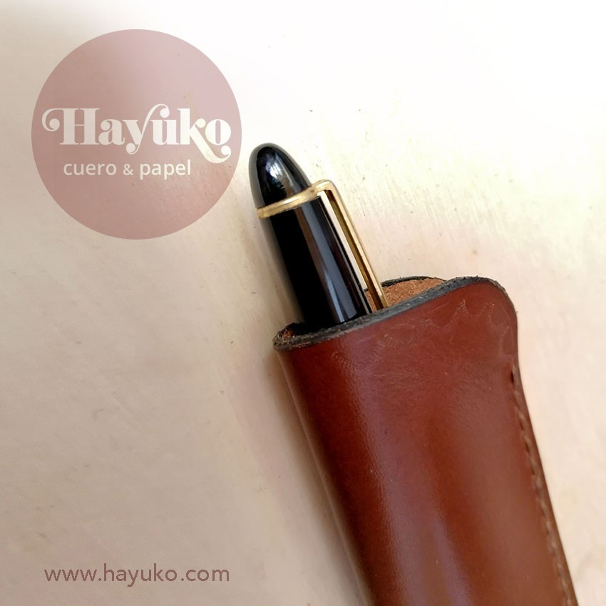 Hayuko ,funda boli, cosido a mano, hecho a mano, cuero
Asturias,taller artesano artesania, artesanal Gijon