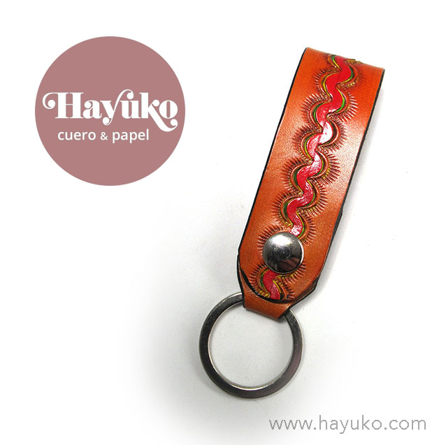 Hayuko,llavero anilla, hecho a mano, cosido a mano,, cuero, pintado a mano
Asturias, artesano, artesania, Gijon