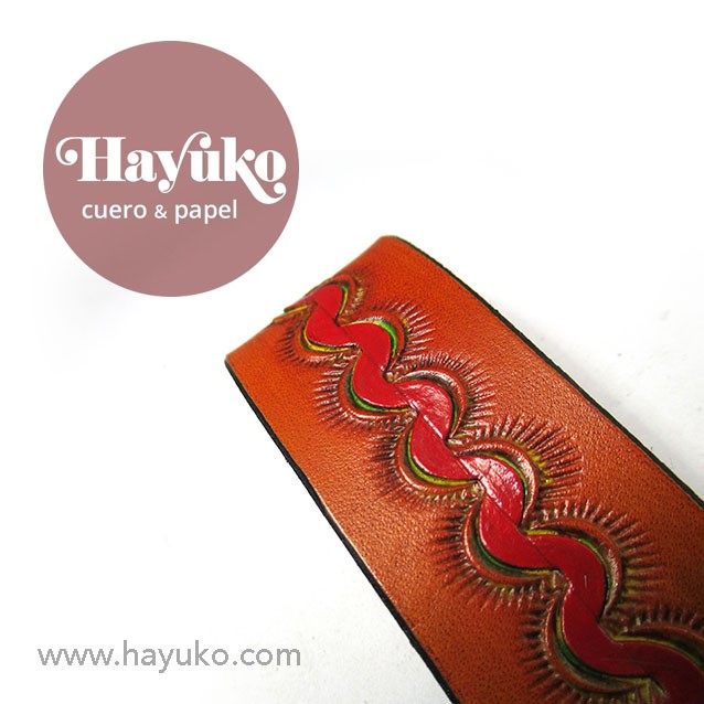 Hayuko,llavero anilla, hecho a mano, cosido a mano,, cuero, pintado a mano
Asturias, artesano, artesania, Gijon