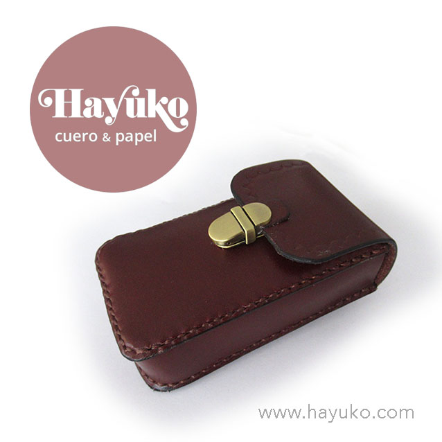 Hayuko, funda telefono personalizada, hecho a mano, cosido a mano,, cuero, 
Asturias, artesano, artesania, Gijon